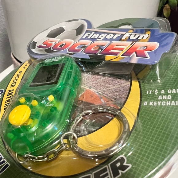 EXCALIBER FINGER FUN ELECTRONIC GAME BASKETBALL- Soccer -Racing- Snowboarding - Picture 6 of 11